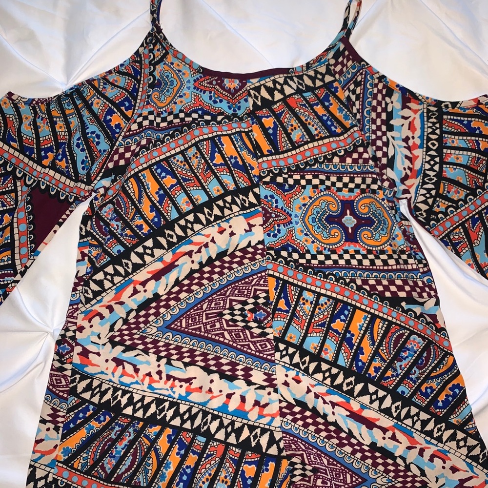 Open shoulder patterned blouse - Picture 2 of 2
